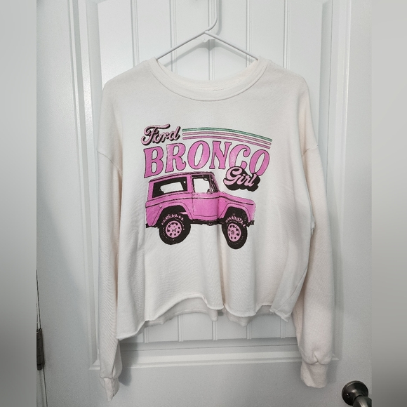NEW! Grayson/Threads Women's Ford Bronco Girl Graphic Sweatshirt, Size Medium - Picture 3 of 7